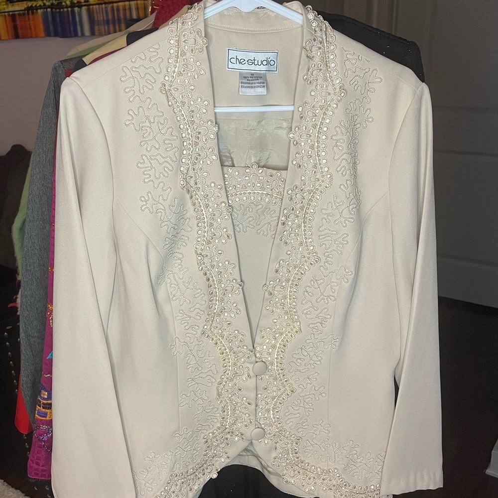 Che Studio Embroidered Blazer
